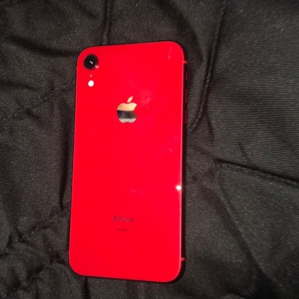 iPhone XR red